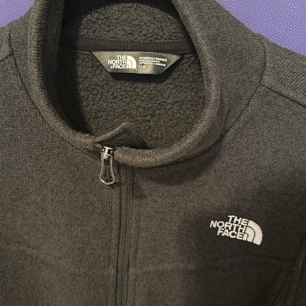The North Face Grey fleece zip up sweater in Women’s Large - Picture 4 of 4